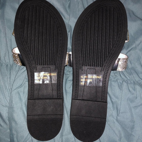 Flat silver slides - Picture 3 of 3